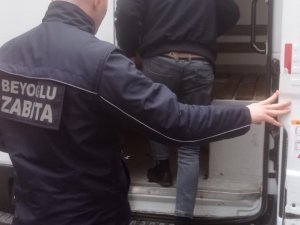 Dilencinin Bastonundan Çıkan Paralar Şoke Etti