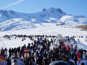 Erciyes 200 Bini Aşkın Turisti Ağırladı