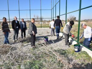 Başkan Erdem’den Büyükmangıt’a 2 Halı Saha