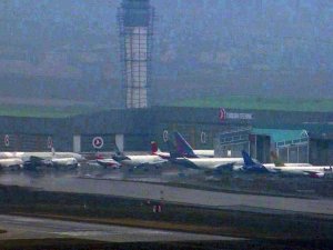 Sabiha Gökçen Havalimanı Pistinde Tavşan Kazası