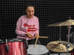 Özel Bireyler, Müzik Kursunda Kendilerini Geliştiriyor