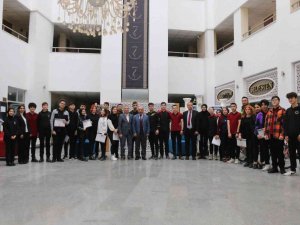 Yurt Dışında Stajlarını Tamamlayan Yoncalı Mtal Öğrencilerine Belgeleri Verildi