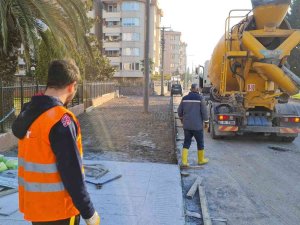 İ̇zmit Belediyesi, Plajyolu’nda Mesaisine Devam Ediyor