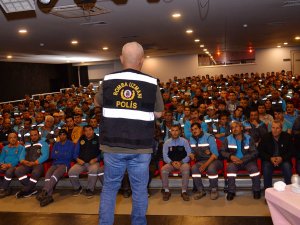 Polis, Belediye Personeline "Şüpheli Şahıs Ve Paket" Eğitimi Verdi