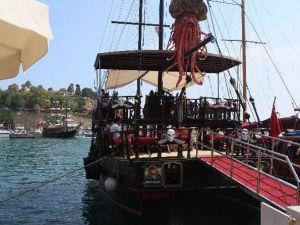 Tur Teknesi Sahipleri Tek Fiyat İstiyor