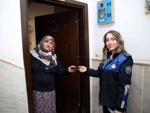 Alanya’da Tatilcilerin Kaybolan Eşyaları Adresine Kargoyla Gönderiliyor