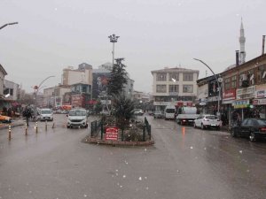 Sungurlu’ya Yılın İlk Karı Yağdı