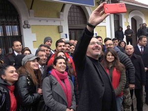 Bakan Kasapoğlu Kırıkkaleli Gençlere Müjdeyi Verdi: "Spor Salonunun İnşasına Başladık"