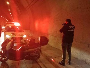 Beyoğlu’nda Tünel İçinde Motosikletin Kontrolünü Kaybederek Duvara Çarpan Sürücü Hayatını Kaybetti