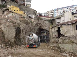 Bu Otopark Karadeniz Sahil Yoluna Tünelle Bağlanacak