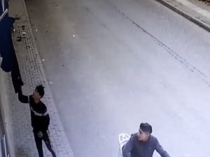 Bursa’da Motosikletli Çamaşır Hırsızları Kamerrada