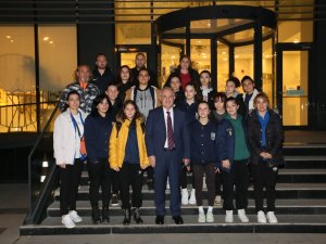 Galibiyeti Kutladılar