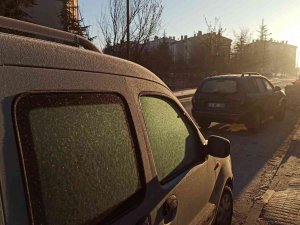 Eskişehir’de Soğuyan Hava Kırağıyı Beraberinde Getirdi