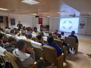Polisten Öğrencilere Terör Uyarısı