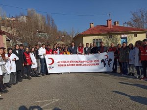 Muş’ta İlkokul Öğrencilerine Göz Taraması