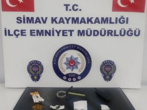Simav’da Bir Kişinin Üzerinde Uyuşturucu Ele Geçirildi