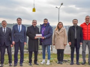 Rektör Beydemir, Erkek Futbol Takımını Sporcularını Kutladı