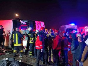 Devrilen Yolcu Otobüsünde Acı Detay: Ölen 6 Kişiden 4’ü 20 Kilometre Sonra Evinde Olacaktı