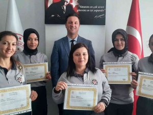 Gediz Gençlik Ve Spor Müdürlüğü Personeline Başarı Belgesi