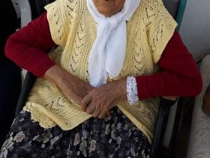 Unesco Ödüllü Hayri Dev’in Eşi Vefat Etti