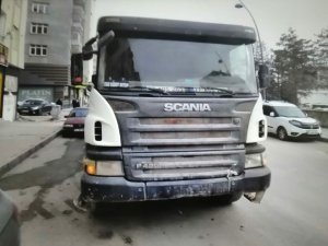 Elazığ’da Beton Mikserinin Çarptığı Yaya Yaralandı