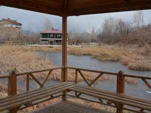 Hakkari Golazüryan Göleti Dondu