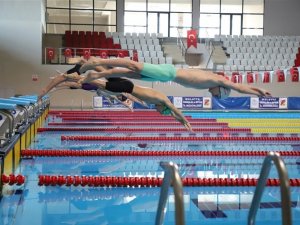 Kulaçlar, Şampiyonluk İçin Atıldı