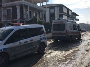 Evin Terasında Çalışma Yaparken Düşerek Yaralandı