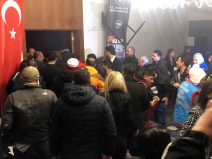 Sarıkamış’ta Otelin Tavanı Çöktü, Yaralılar Var