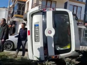 Elazığ’da Hafif Ticari Araç Yan Yattı: 1 Yaralı
