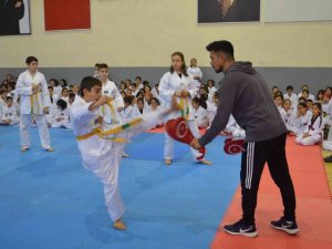 Karaman’da Tekvando Kuşak Sınavı Yapıldı