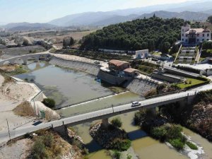 Merhum Başbakan Menderes’in Yaptırdığı 67 Yıllık Köprü Hikayesiyle Dikkat Çekiyor