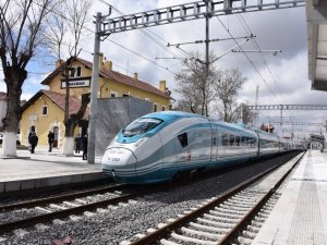 Karaman Yht Hattını 1 Milyon 194 Bini Aşkın Yolcu Kullandı