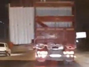 Konteyner Evle Tehlikeli Yolculuk Kamerada