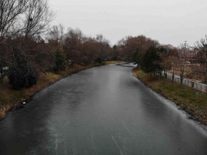 Buz Tutan Porsuk Çayı Havadan Görüntülendi