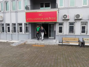 Önce Motosikleti Sonrasında İse Cep Telefonlarını Çalan Hırsızlar Yakalandı
