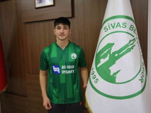 Sivas Belediyespor, Sivasspor’dan İki Oyuncuyu Kadrosuna Kattı