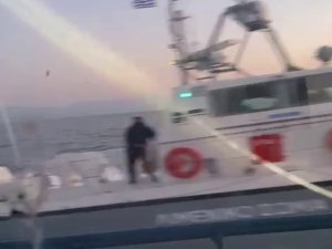 Yunan Sahil Güvenliğinden Taşlı Ve Silahlı Taciz