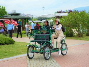 Samsun Batı Park’ta Bir Yılda 50 Bin Kişi ’Aile Bisikleti’ Kullandı