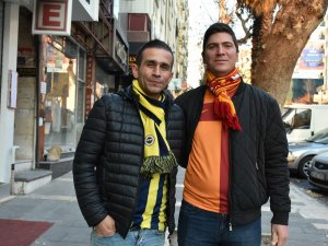 Kahramanmaraş’ta Derbi Öncesi Dostluk Görüntüleri