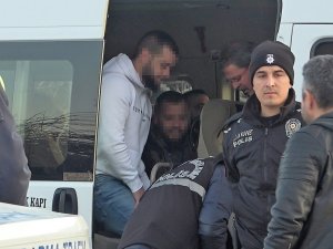 Husumetli İki Aile Arasında Silahlı Sopalı Kavga: 2 Yaralı