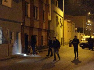 Öğrenciler Evlerinin Bahçesinde El Bombası Buldu, Polis Alarma Geçti