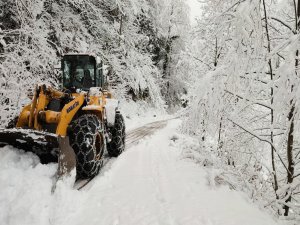 Rize’de Kardan Kapanan Tüm Yollar Ulaşıma Açıldı
