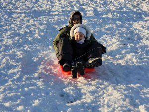 Karabük’te Vatandaşlar Kar Keyfi İçin 2 Bin Rakımlı Zirveye Çıktı