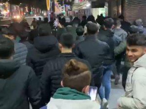 Galatasaraylı Taraftarlar Galibiyet Sonrası Meydanlara İndi