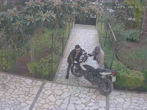9 Suçtan Kaydı Var: Eve Yürüyerek Gitmemek İçin Motosiklet Çalmış
