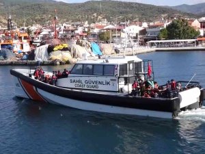 Türkiye Denizlerinde 2022 Yılında 49 Bin 518 Düzensiz Göçmen Kurtarıldı