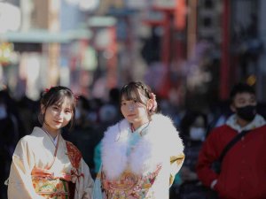 Japonya’da Gençler Yetişkinler Günü’nü Kimono Giyerek Kutladı