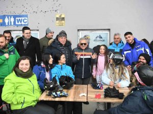 Başkan Büyükkılıç, Yerli Ve Yabancı Turistlerle Erciyes’te Buluştu