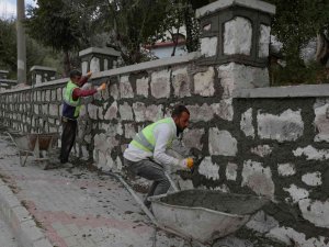 Kütahya Şehir Merkezindeki Mezarlıklar Yenilendi